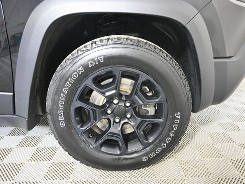 Used 2022 Jeep Cherokee Trailhawk w/ Sound & Nav Group image 11