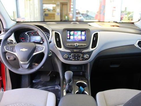 Used 2024 Chevrolet Equinox LT image 12