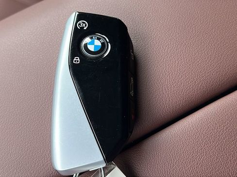 Certified 2025 BMW X7 xDrive40i w/ Premium Package AWD/4WD image 28