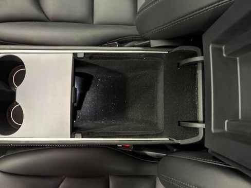 Used 2023 Tesla Model Y Long Range AWD/4WD image 26
