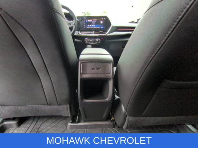 Used 2024 Chevrolet Trax RS w/ Sunroof Package FWD image 20