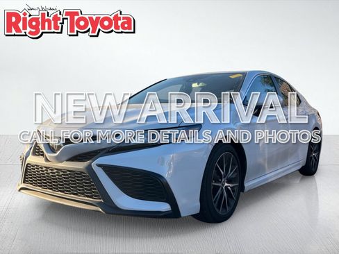 Certified 2024 Toyota Camry SE w/ Convenience Package FWD image 1