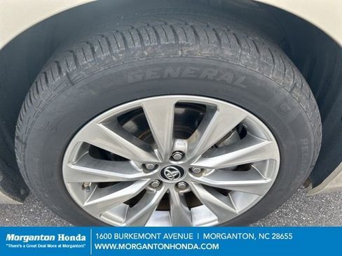 Used 2016 Toyota Camry XLE w/ Moonroof Package image 13