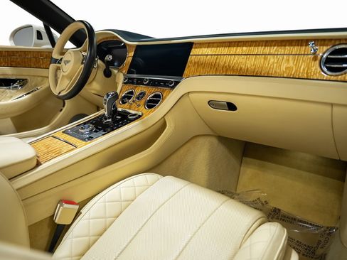 Used 2020 Bentley Continental GT V8 image 52