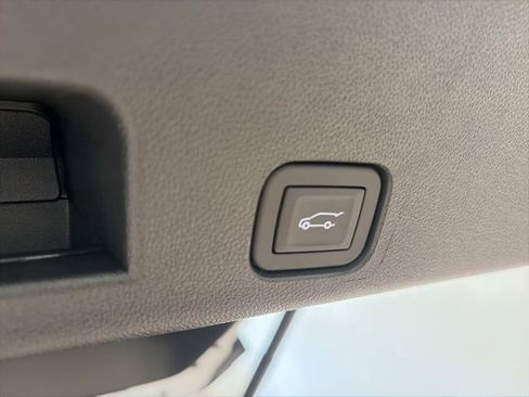 New 2026 Chevrolet Traverse LT w/ Sun and Wheel Package FWD image 15
