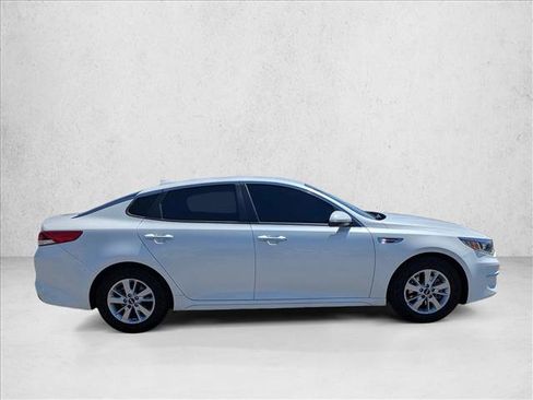 Used 2018 Kia Optima LX FWD image 4