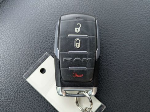 Used 2022 RAM 1500 Big Horn AWD/4WD image 35