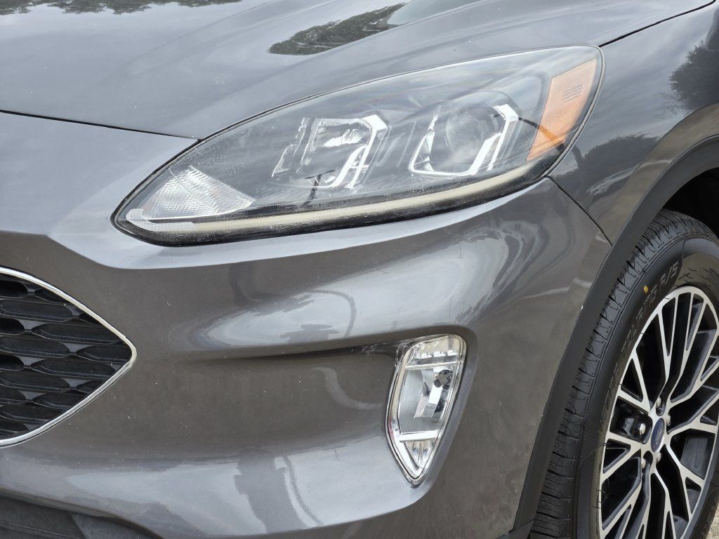 Used 2022 Ford Escape SEL w/ Technology Package FWD image 13