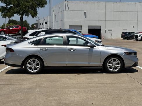 Used 2025 Honda Accord LX image 3