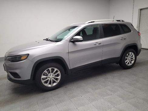 Used 2019 Jeep Cherokee Latitude w/ Popular Appearance Group AWD/4WD image 2