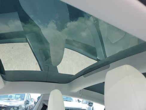 Used 2024 Tesla Model 3 Standard Range RWD image 11