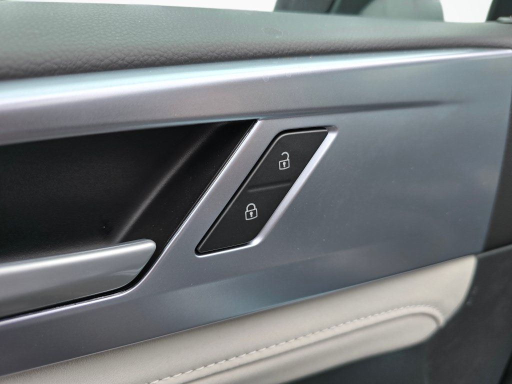 New 2026 Volkswagen Taos SE AWD/4WD image 20