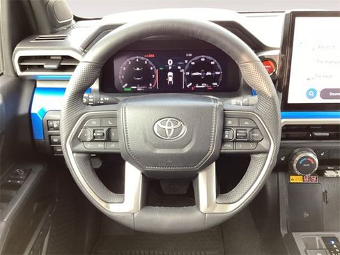 Certified 2025 Toyota Tacoma TRD Off-Road image 12