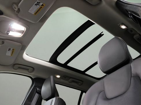 Used 2023 Volvo XC90 B6 Ultimate w/ Lounge Package image 28