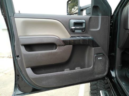 Used 2016 GMC Sierra 2500 Denali w/ Duramax Plus Package image 15