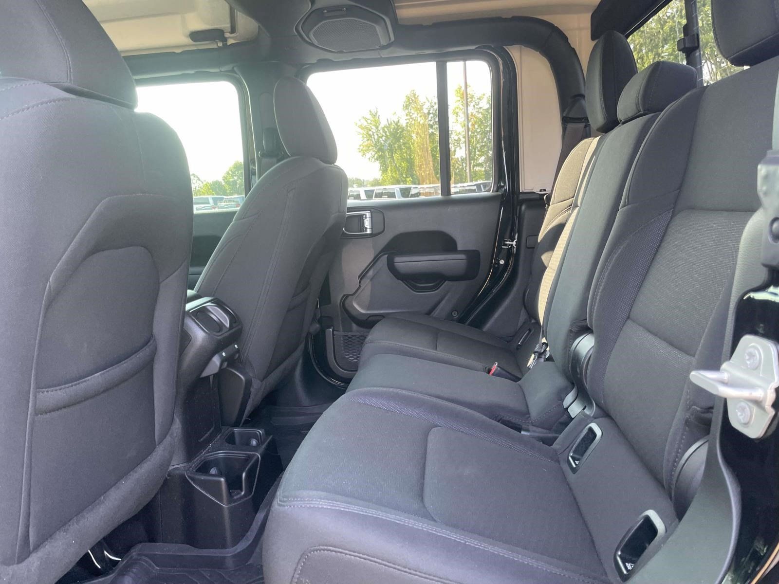 Used 2023 Jeep Gladiator Sport AWD/4WD image 9