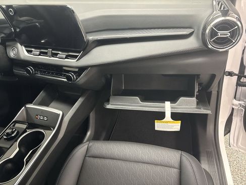 New 2026 Chevrolet Equinox LT w/ Convenience Package II AWD/4WD image 20