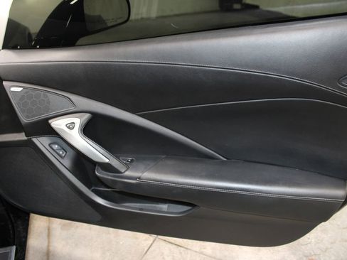 Used 2016 Chevrolet Corvette Stingray Coupe w/ Carbon Flash Badge Package RWD image 26
