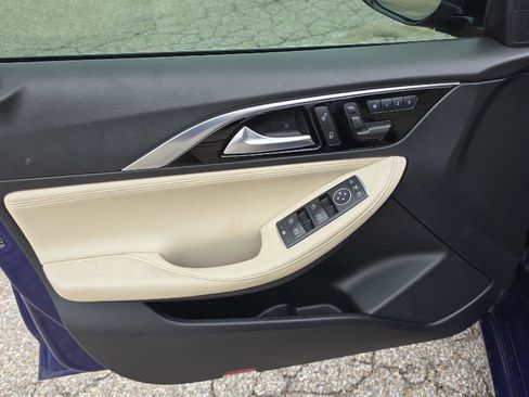 Used 2019 INFINITI QX30 w/ Navigation Package image 34