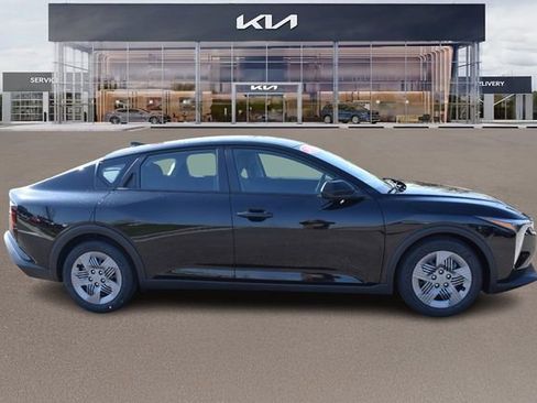New 2026 Kia K4 LX FWD image 2