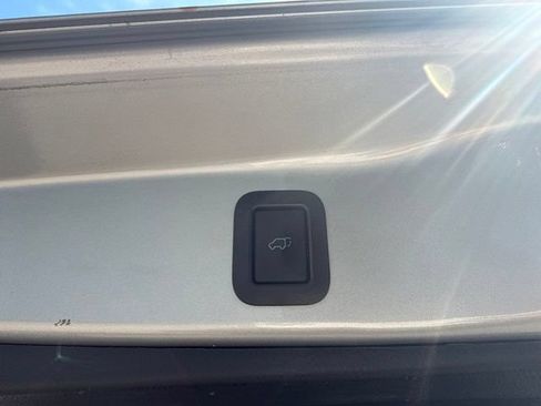 Used 2017 Toyota Highlander Limited Platinum w/ Carpet Mat Package AWD/4WD image 14