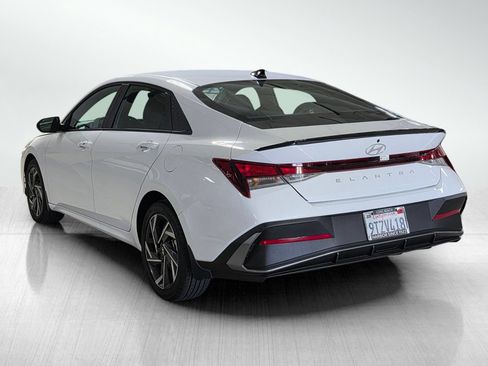 Certified 2025 Hyundai Elantra Sport FWD image 5