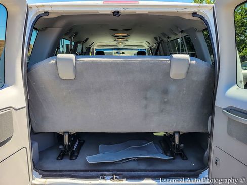 Used 2011 Ford E-350 and Econoline 350 XLT RWD image 14