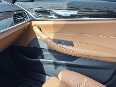 Used 2022 BMW 540i w/ Executive Package image 24