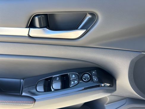 Used 2024 Nissan Altima 2.5 SR w/ SR Premium Package image 26