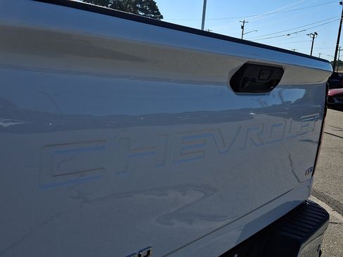 Used 2025 Chevrolet Silverado 2500 LTZ w/ LTZ Premium Package AWD/4WD image 29
