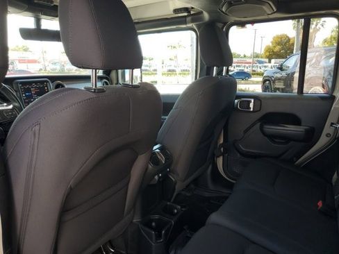 Certified 2022 Jeep Wrangler Unlimited Sport image 16