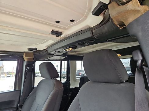 Used 2015 Jeep Wrangler Unlimited Sport w/ Quick Order Package 24S AWD/4WD image 23