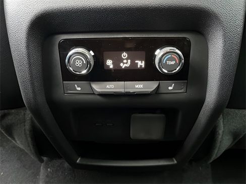 New 2026 Chevrolet Traverse RS image 32