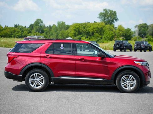 Certified 2023 Ford Explorer XLT AWD/4WD image 4