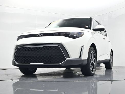 Certified 2025 Kia Soul LX w/ LX Technology Package FWD image 32