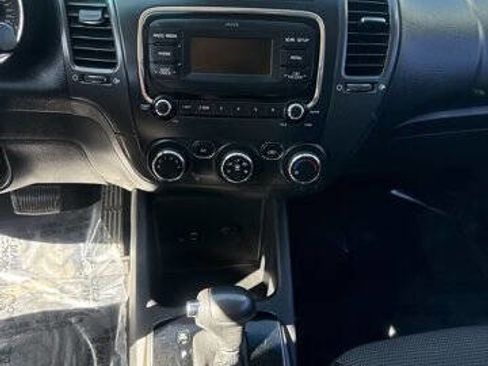 Used 2017 Kia Forte LX FWD image 14