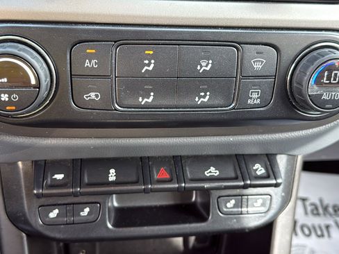 Used 2016 Chevrolet Colorado Z71 w/ LPO, Gearon Divider Package AWD/4WD image 14