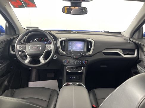 Used 2024 GMC Terrain SLT image 13