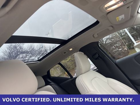 Used 2024 Volvo XC40 B5 Ultimate w/ Protection Package Premier image 15