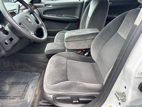 Used 2014 Chevrolet Impala Limited LS FWD image 10
