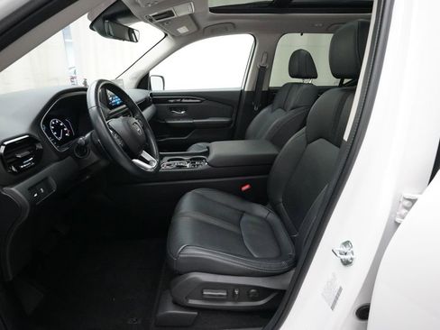 Certified 2024 Honda Pilot Touring image 7