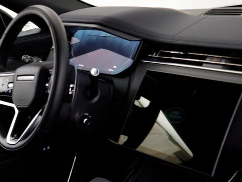 Used 2025 Land Rover Range Rover Sport SE image 18