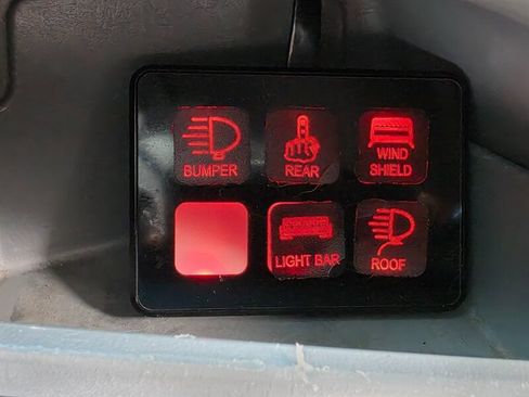 Used 2015 Toyota Tacoma 4x4 Double Cab w/ TRD Sport Package image 40