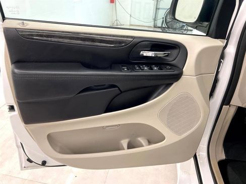 Used 2014 Dodge Grand Caravan SE w/ Quick Order Package 29E SE FWD image 8