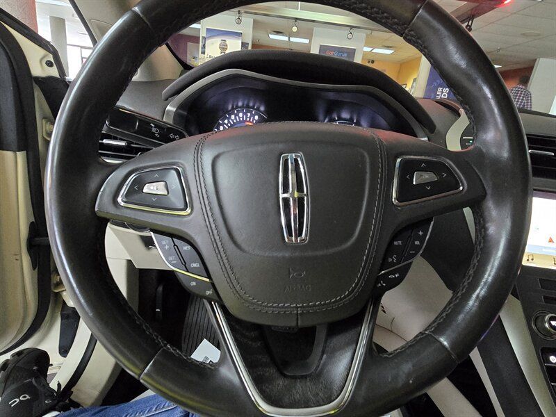 Used 2018 Lincoln MKZ Select w/ Select Plus Package AWD/4WD image 30