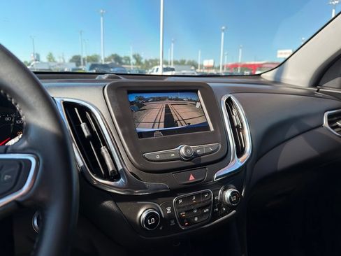 Used 2020 Chevrolet Equinox LT FWD image 22