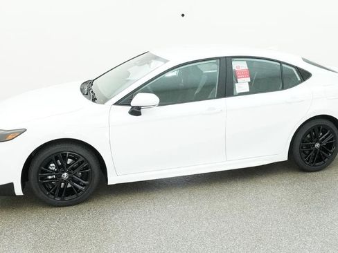 New 2026 Toyota Camry SE FWD image 10