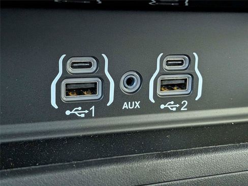 New 2026 RAM 3500 Laramie AWD/4WD image 24