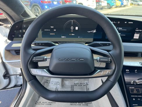 Used 2024 Lucid Air Touring AWD/4WD image 18