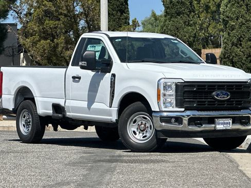New 2023 Ford F250 XL w/ XL Chrome Package image 2